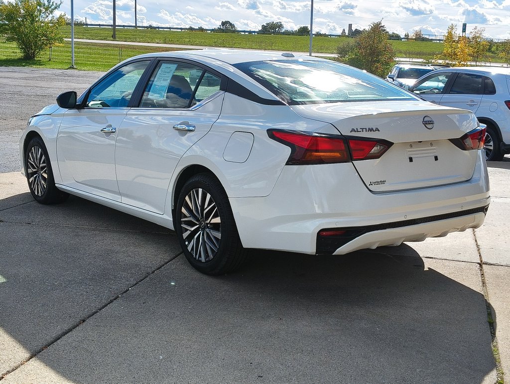Used 2025 Nissan Altima 2.5 SV FWD image 7