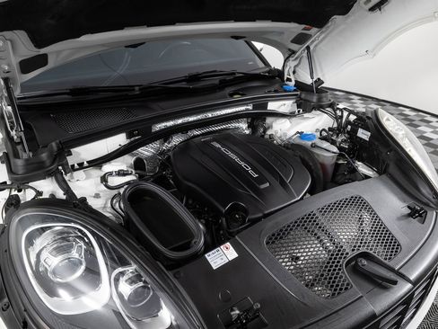 Used 2018 Porsche Macan image 41