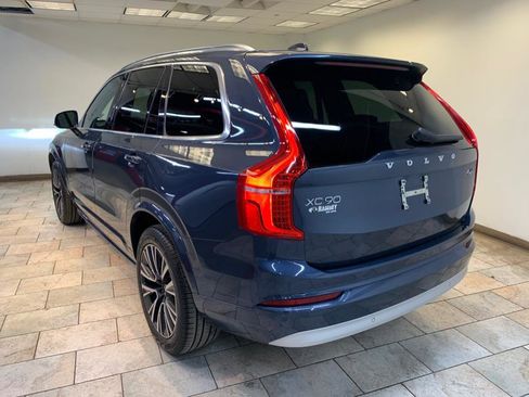 Used 2022 Volvo XC90 T6 Momentum w/ Climate Package image 6