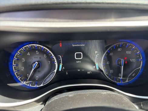 New 2026 Chrysler Pacifica Select FWD image 10