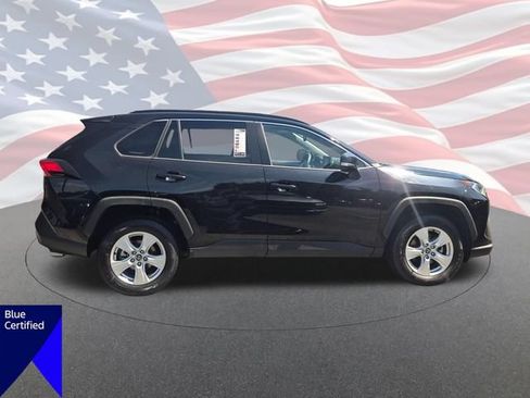 Used 2020 Toyota RAV4 XLE w/ Convenience Package FWD image 2