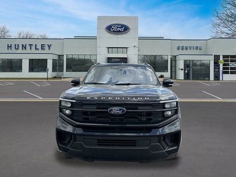 Used 2025 Ford Expedition Active AWD/4WD image 2