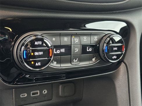 Used 2023 Buick Encore GX Select w/ Sport Touring Package image 35