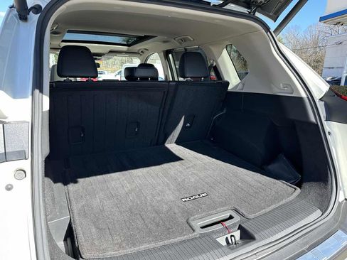 Used 2021 Nissan Rogue SV w/ Premium Package image 19