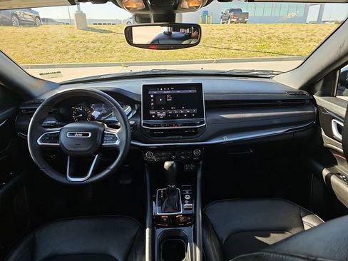 Used 2024 Jeep Compass Trailhawk image 19