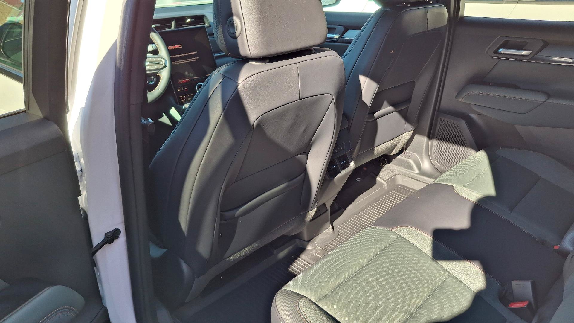 New 2027 GMC Terrain AT4 w/ Convenience Package III AWD/4WD image 7