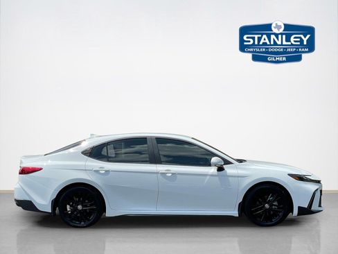 Used 2025 Toyota Camry SE w/ Convenience Package FWD image 13