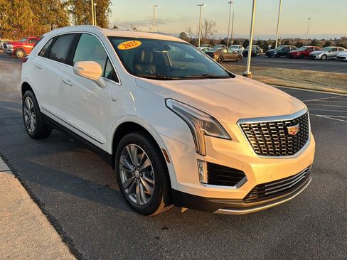 Used 2025 Cadillac XT5 Premium Luxury image 6