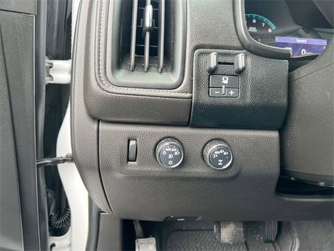 Used 2022 GMC Canyon Denali image 17