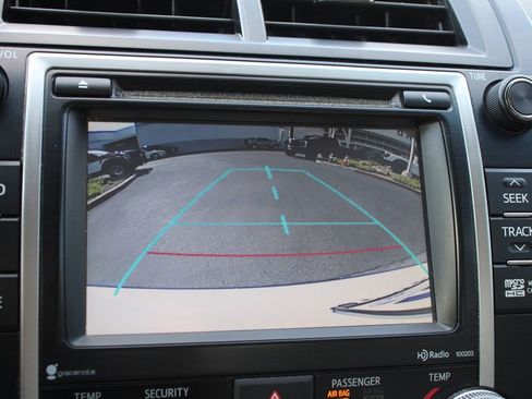 Used 2014 Toyota Camry XLE w/ Leather Package FWD image 29
