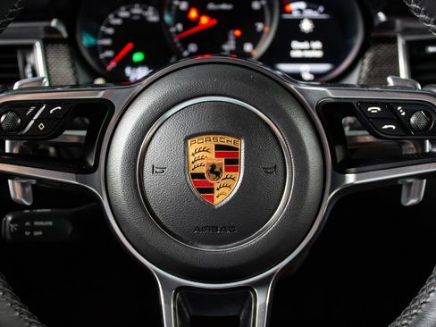 Used 2018 Porsche Macan Turbo AWD/4WD image 26