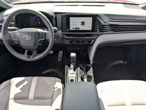 Used 2025 Toyota Camry SE FWD image 14