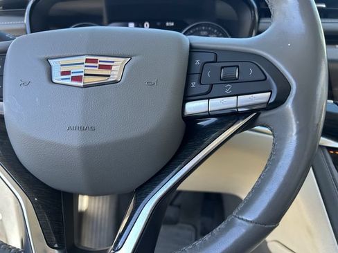 Used 2023 Cadillac XT6 Premium Luxury w/ Technology Package FWD image 27