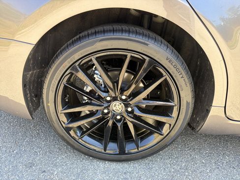 Used 2024 Toyota Camry XSE FWD image 16