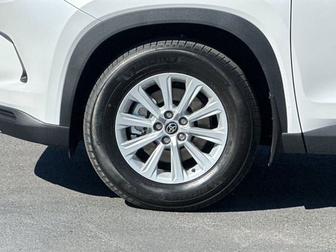 New 2026 Toyota Grand Highlander XLE image 25