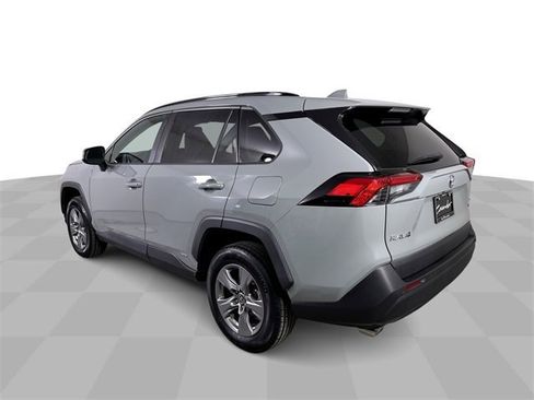 Used 2022 Toyota RAV4 XLE image 6