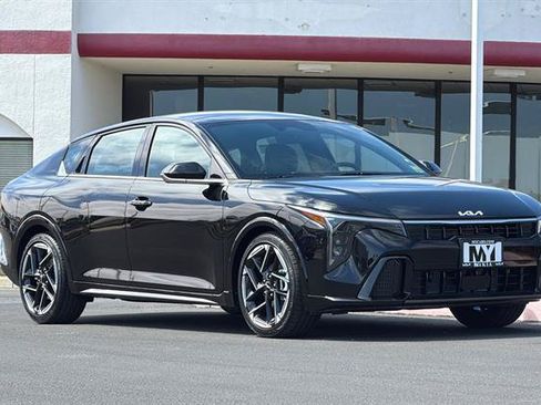 New 2026 Kia K4 GT-Line FWD image 2