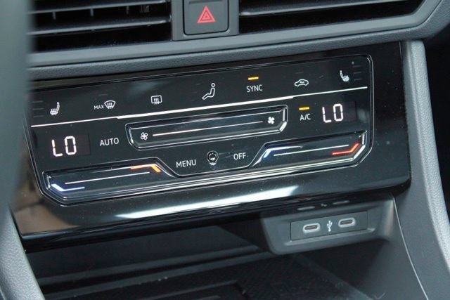 Used 2026 Volkswagen Jetta SE FWD image 26
