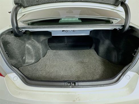 Used 2017 Toyota Camry XSE image 26