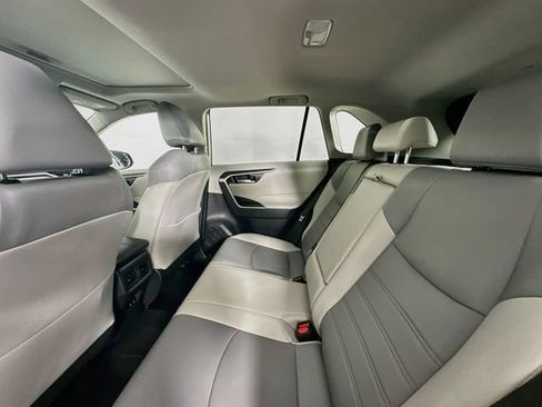 Used 2019 Toyota RAV4 XLE Premium FWD image 24