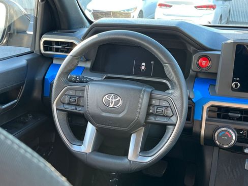 Used 2025 Toyota Tacoma TRD Off-Road image 28