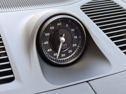 Certified 2025 Porsche Cayenne Coupe image 21