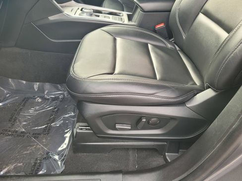 Used 2022 Ford Explorer XLT w/ Equipment Group 202A image 23