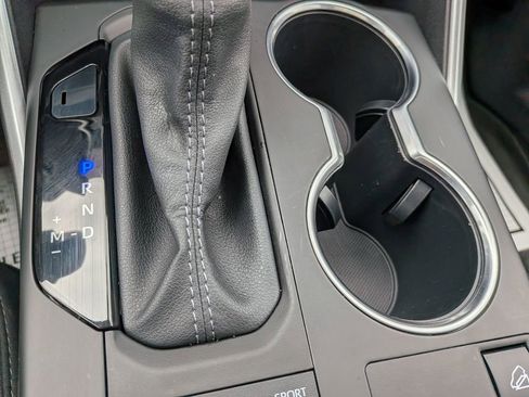 Used 2024 Toyota Highlander XSE image 18