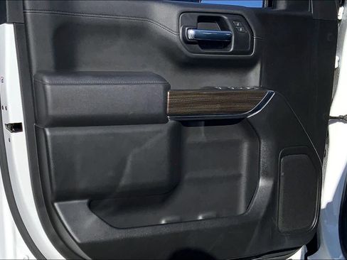 Used 2022 Chevrolet Silverado 1500 LT image 22