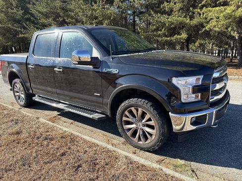 Used 2017 Ford F150 Lariat w/ Equipment Group 502A Luxury image 2