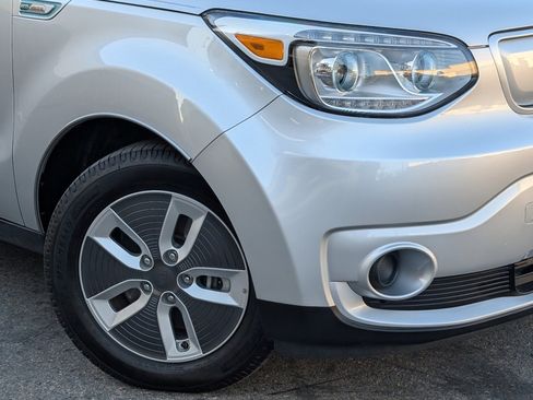 Used 2017 Kia Soul EV image 9