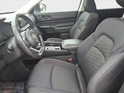 Used 2024 Nissan Pathfinder SV AWD/4WD image 18