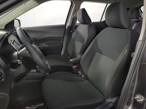 Used 2024 Nissan Kicks S image 18
