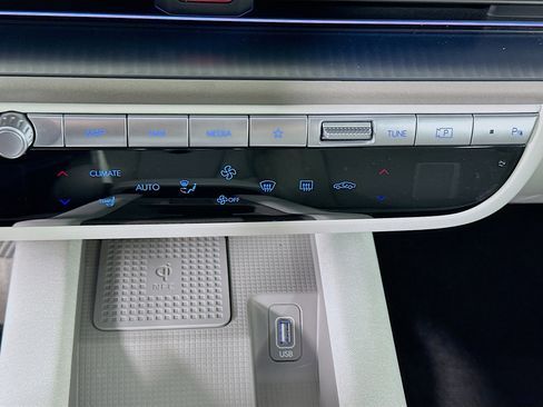 Used 2024 Hyundai Ioniq 6 SEL image 24