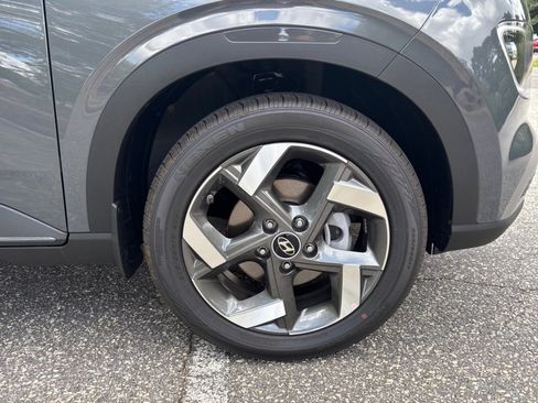 Certified 2025 Hyundai Venue Limited image 25
