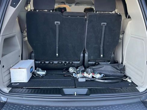 Used 2011 Dodge Grand Caravan Mainstreet w/ PWR Convenience Group image 11