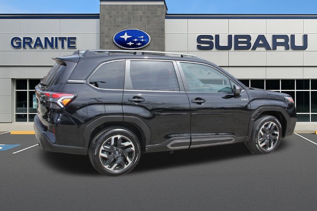 Used 2025 Subaru Forester Limited AWD/4WD image 11