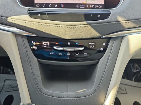 Used 2022 Cadillac XT5 Premium Luxury w/ LPO, Floor Liner Package FWD image 21