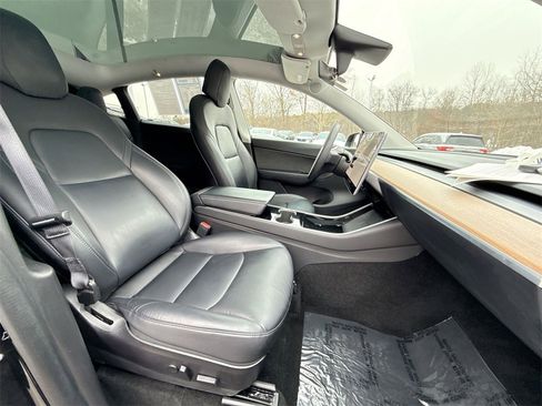 Used 2020 Tesla Model Y Long Range image 25
