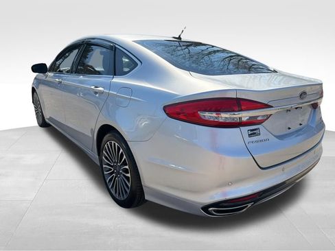 Used 2017 Ford Fusion SE w/ Equipment Group 202A image 3