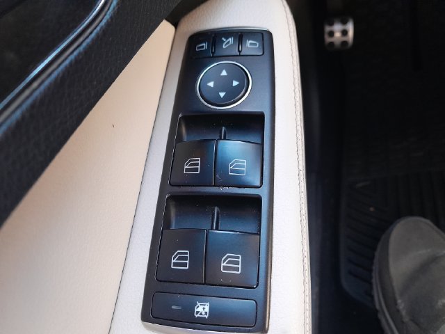 Used 2016 Mercedes-Benz E 350 4MATIC Wagon image 9