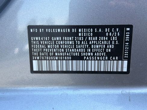 Used 2025 Volkswagen Jetta SE w/ Sunroof Package FWD image 33
