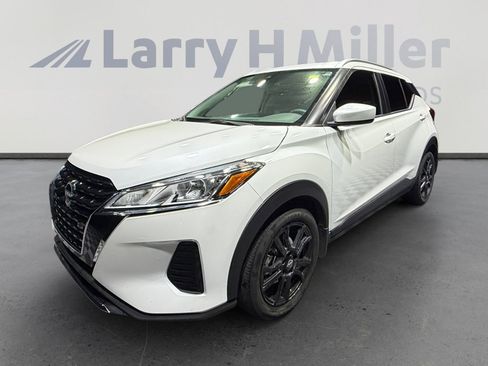 Certified 2023 Nissan Kicks SV FWD image 1
