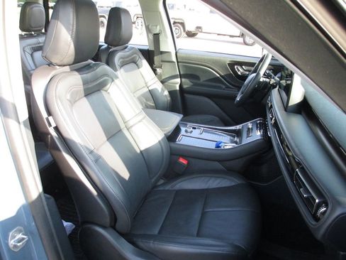 Used 2025 Lincoln Aviator Reserve w/ Jet Appearance Package image 24