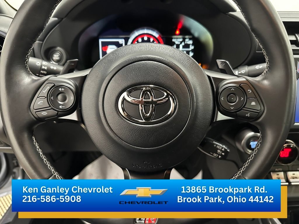 Used 2022 Toyota GR86 w/ ALL Weather Mat Package (TMS) RWD image 12
