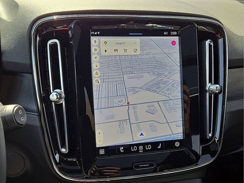 Used 2023 Volvo XC40 Recharge Plus w/ Protection Package Premier image 26