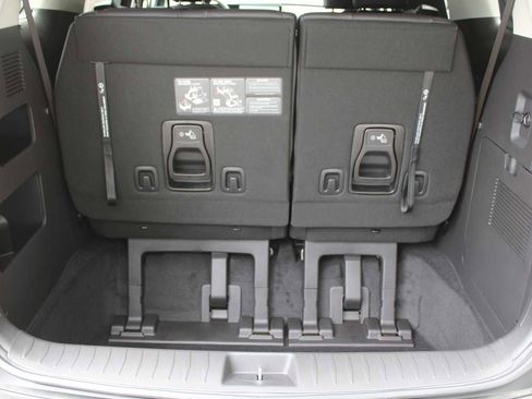 New 2025 Kia Carnival EX image 13