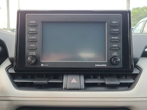 Used 2020 Toyota RAV4 XLE FWD image 23