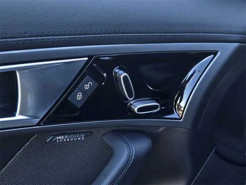 Used 2017 Jaguar F-TYPE Coupe image 12