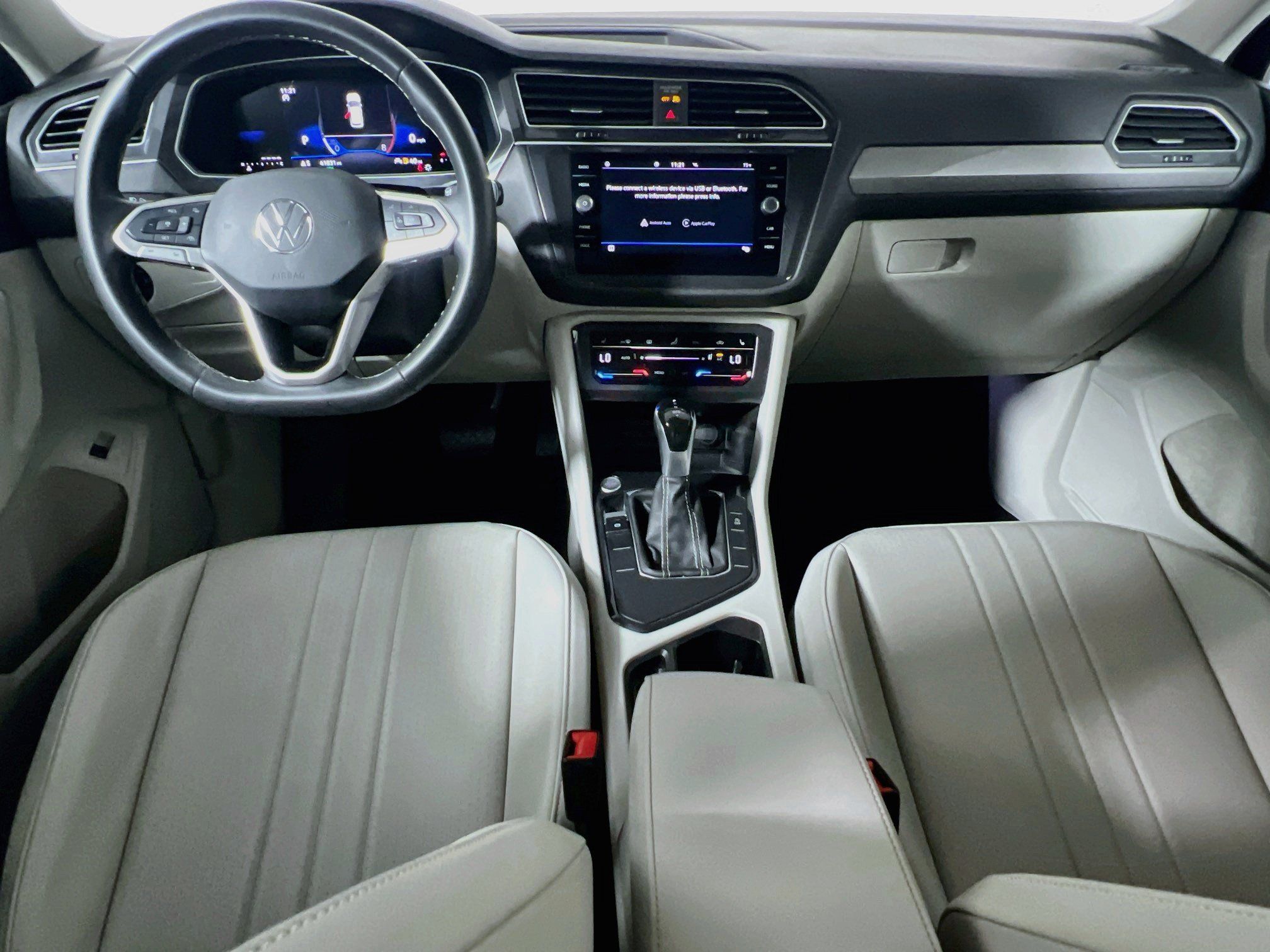 Used 2024 Volkswagen Tiguan SE FWD image 29